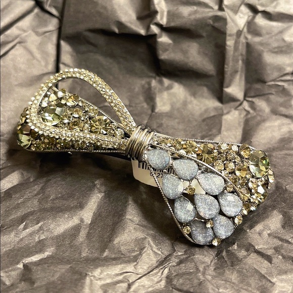 Hair Clips - Picture 5 of 6